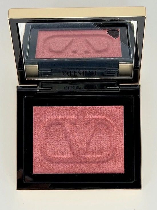 Valentino Other - Valentino Color Crush Longwear Eye-to-Cheek Blush 123R
